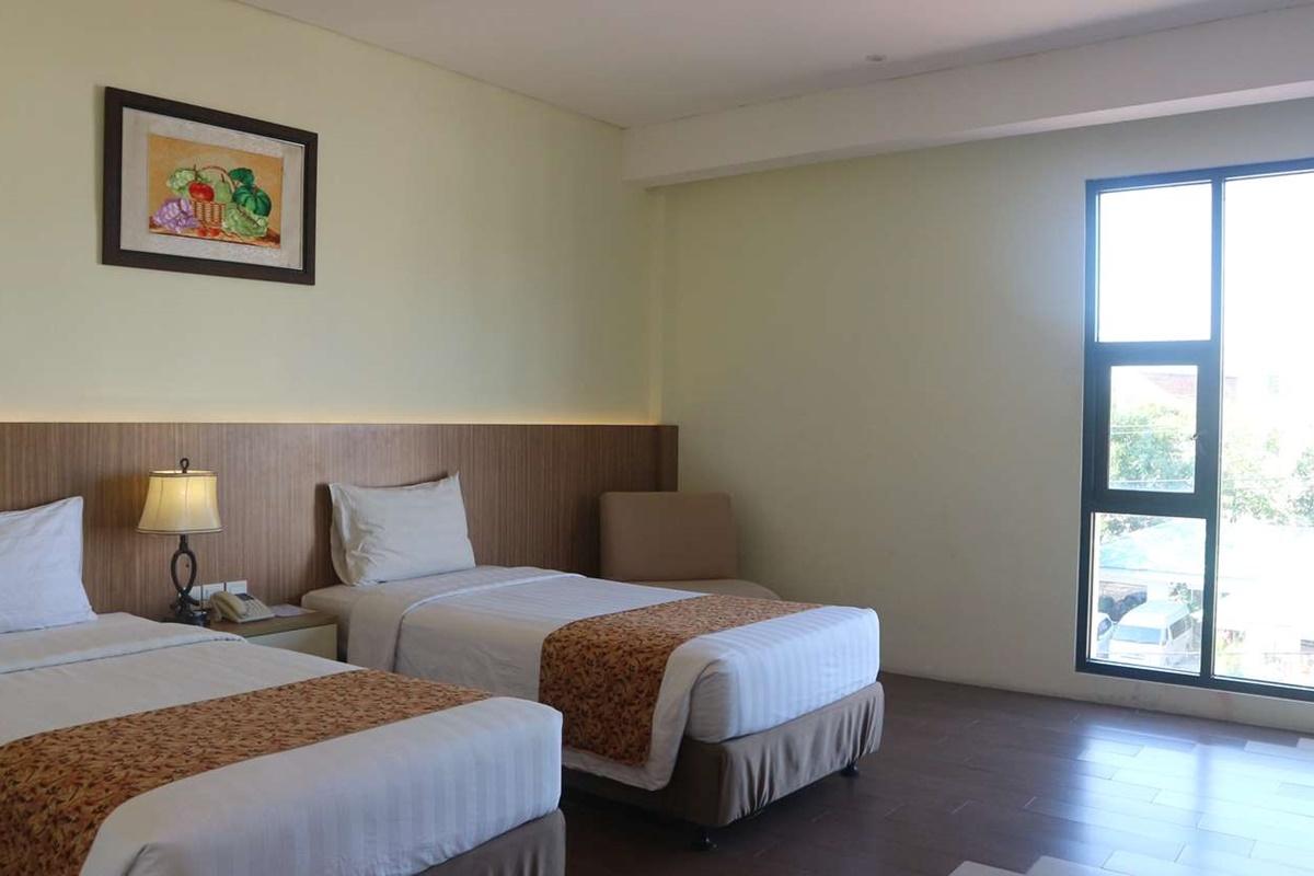 Отель Golden Tulip Essential Belitung Танджунгпандан Экстерьер фото