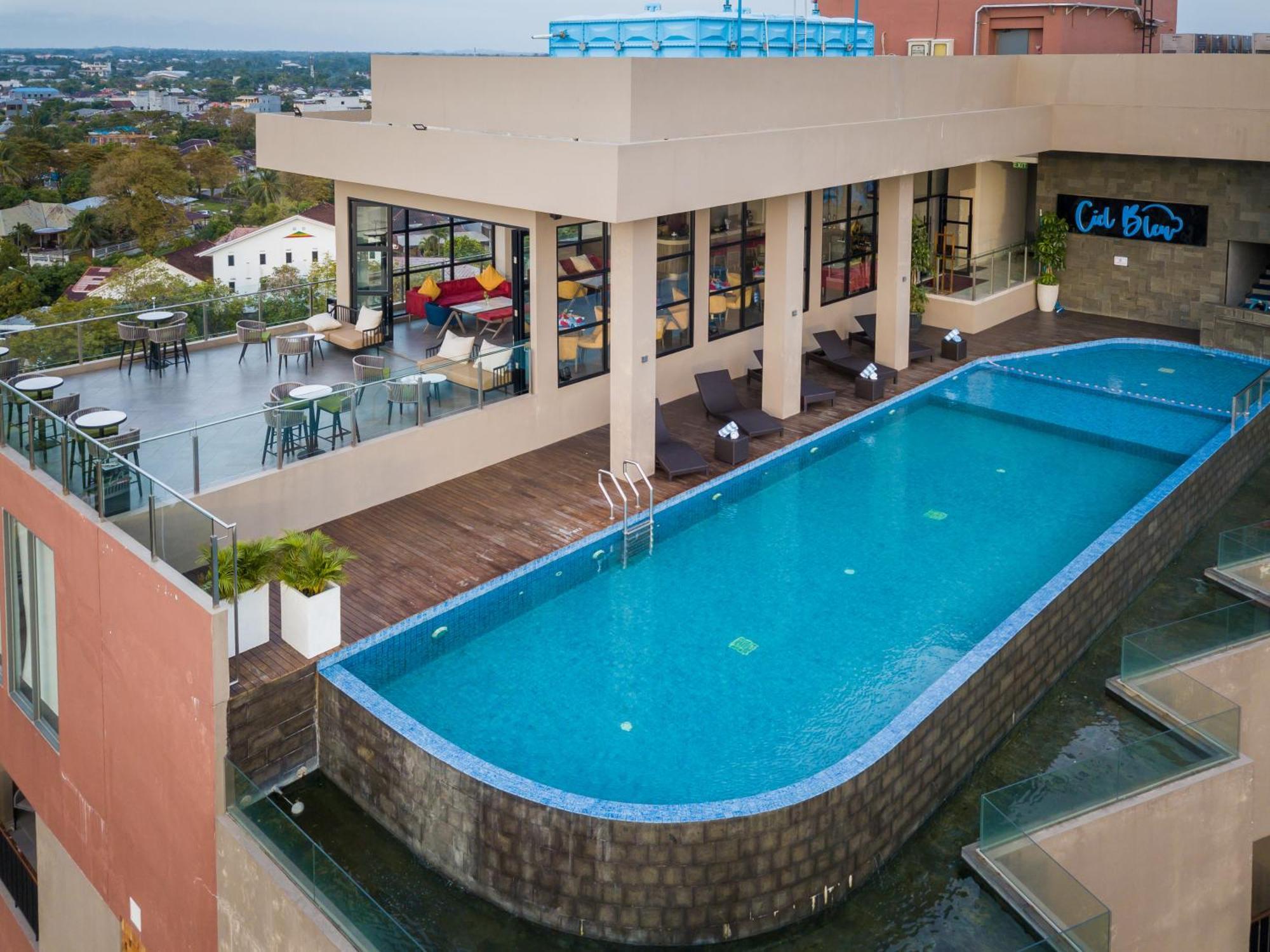 Отель Golden Tulip Essential Belitung Танджунгпандан Экстерьер фото